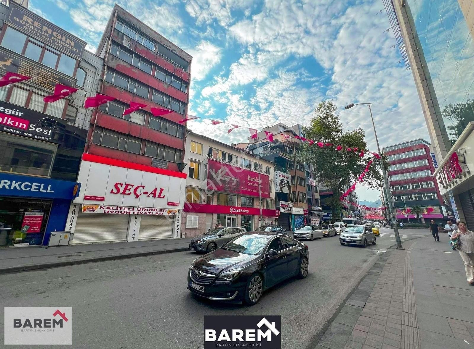 Gazi Paşa Caddesinde, 411m2, 1 Adet Mağaza Ve 2 Adet Ofis