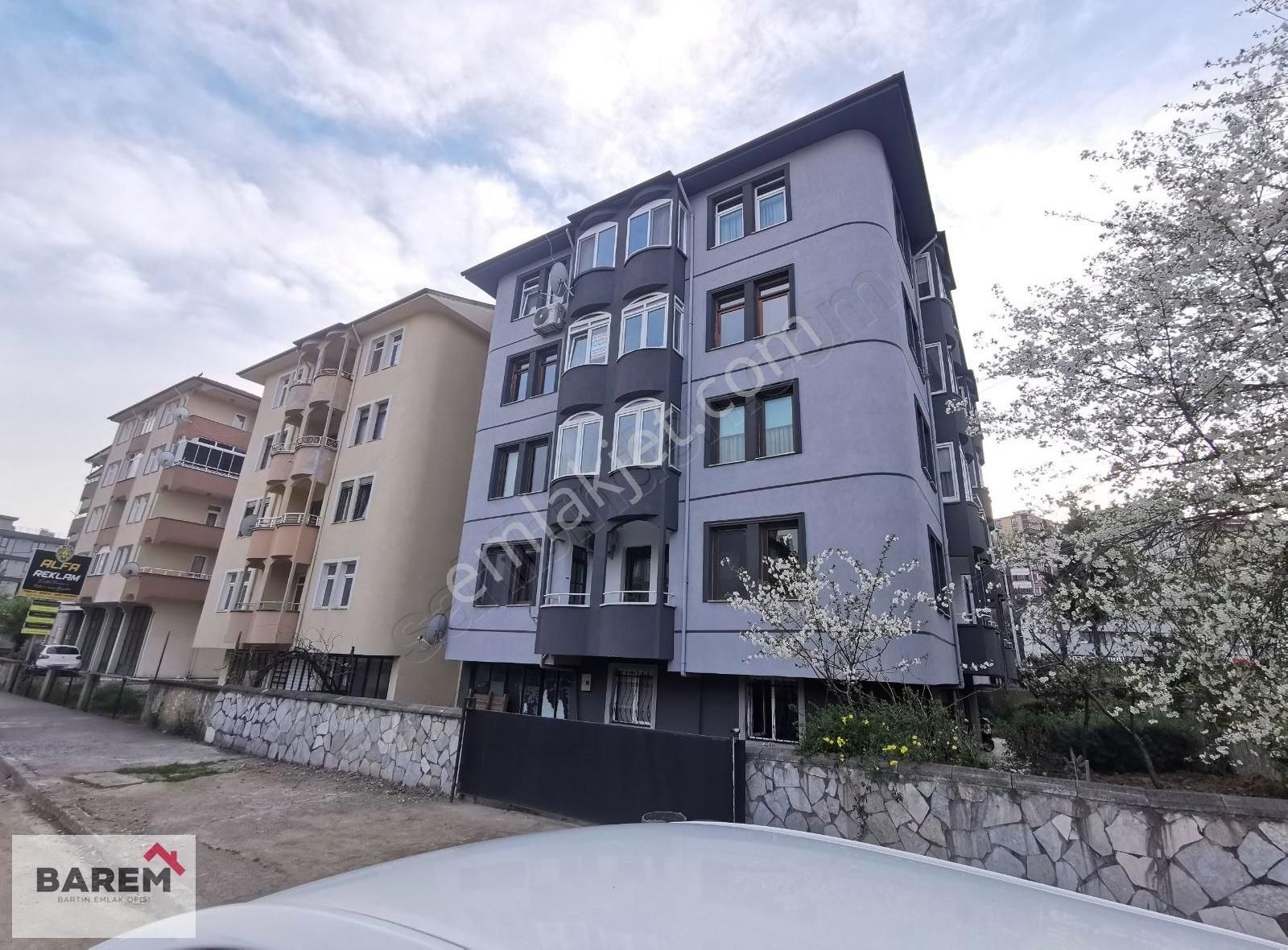 Yeni Adliye Karşısı, 130m2, 2+1, Ara Kat