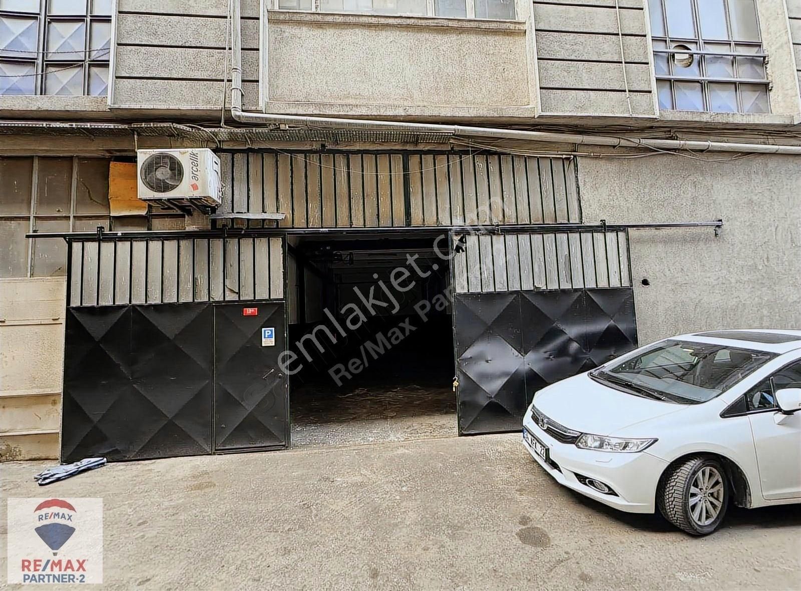 Bayrampaşa Alba Sanayi Sitesi'nde Satılık İmalathane