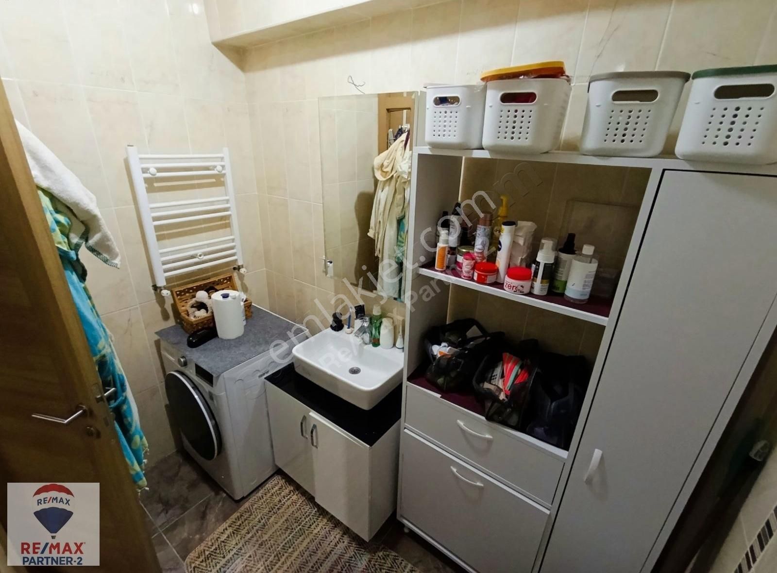 Bahçeşehir Maximoon Sitesi Geniş Tip 1+1 Kiracılı Satılık Daire