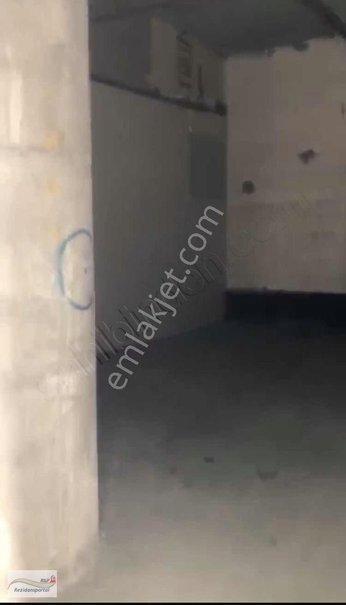 Kağıthane Cendere Caddesinde Kiralık 955 M2 Depolu Dükkan