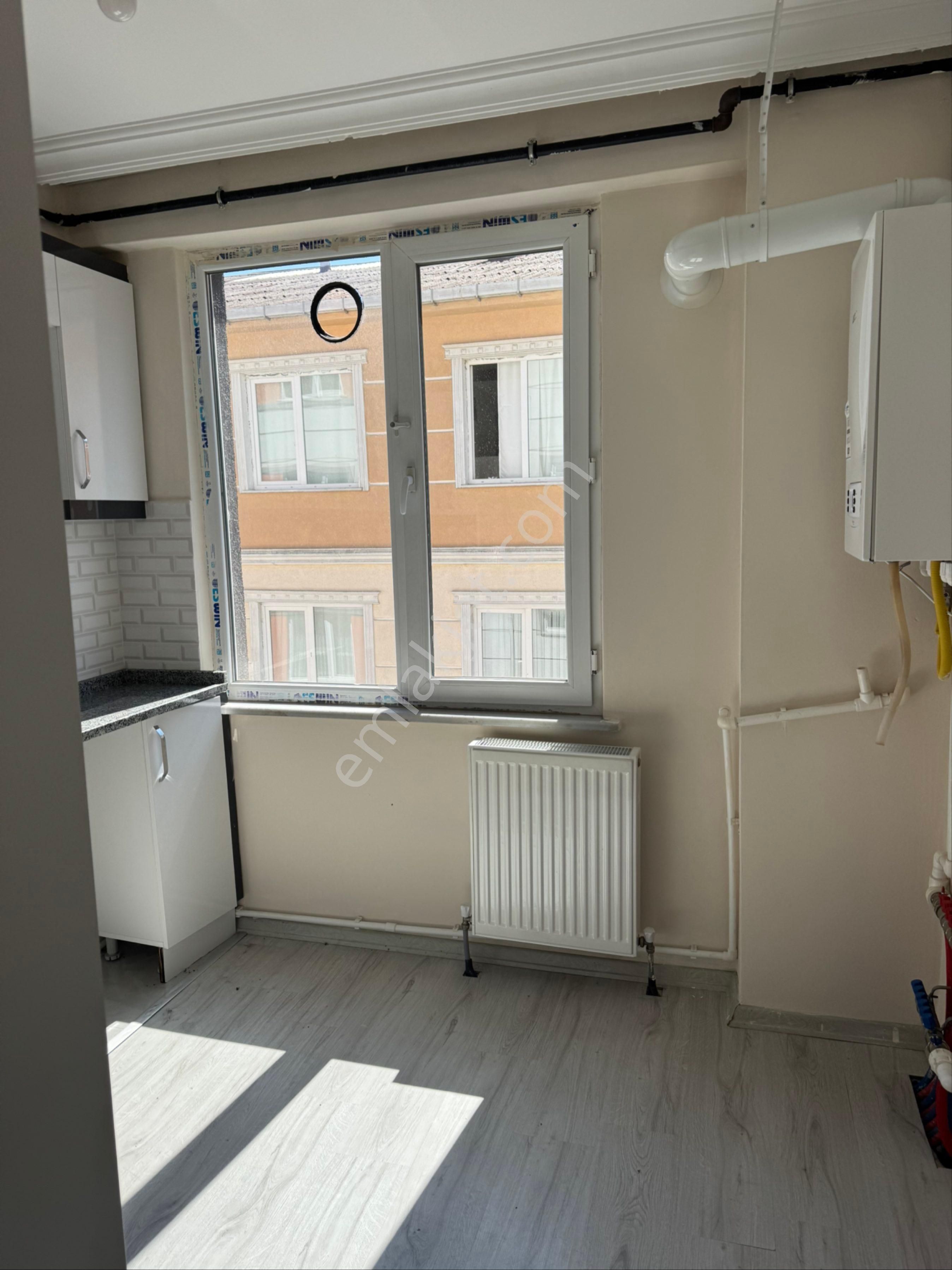 Çorlu Kapalı Perşembe Pazara Yakın Site İçerisinde Kiralık 2+1 Daire