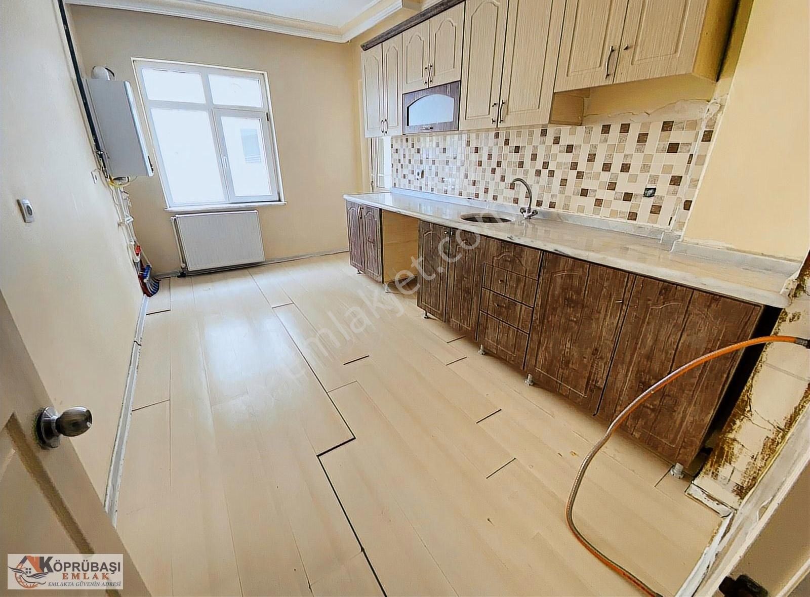 Köprübaşı Emlaktan Atatürk Mah Y.giriş 3+1 Daire 2,250,000 Tl