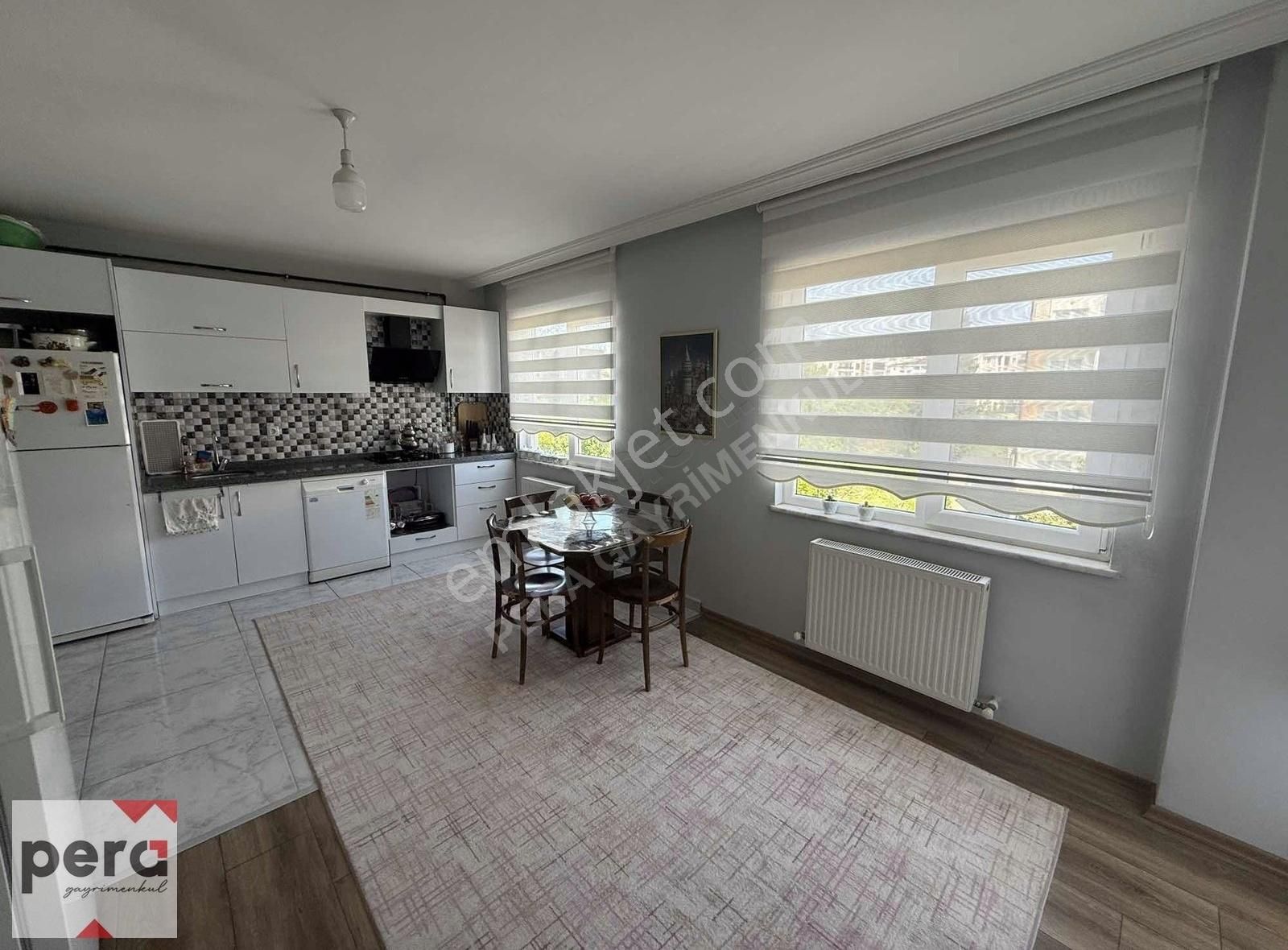 Pera'dan Site İçerisinde Merkezi Konumda Ferah 5+1 Dubleks Daire