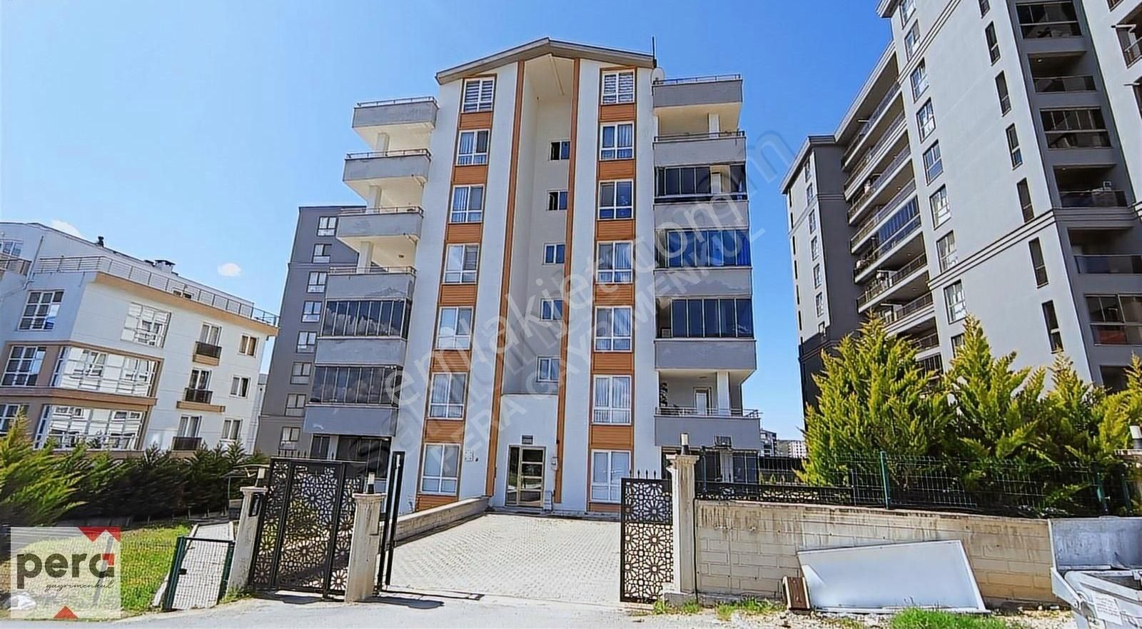 Pera'dan Kızılcıklı'da Geniş 3+1 Dubleks Daire