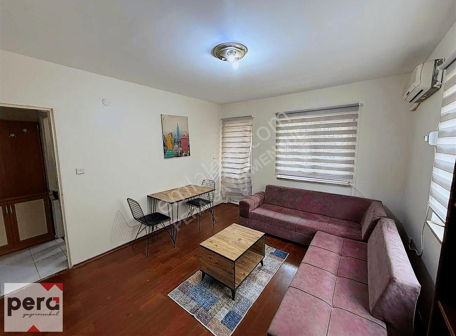 Pera'dan Site İçerisinde Merkezi Konumda Ayrı Mutfak 1+1 Daire