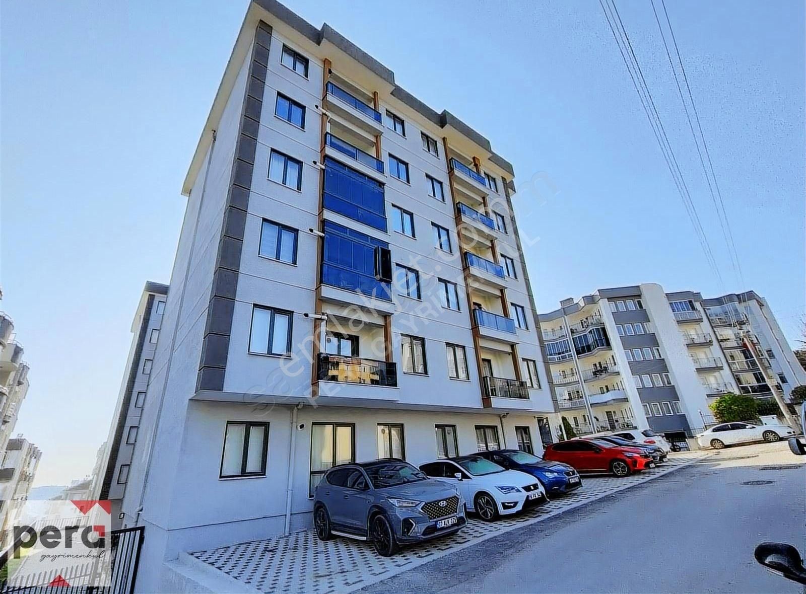 Pera'dan 2+1 Ön Cephe Arakat Lüks Daire