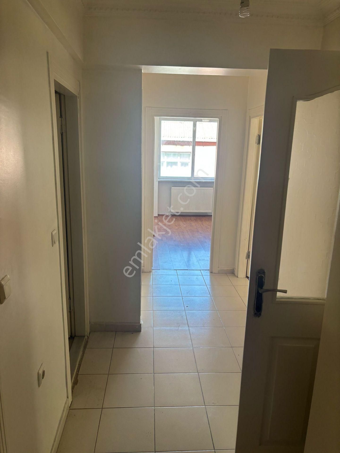 Şirinevler Mh Mahmutbey Cadde Üzerinde Pasaj İçinde Kiralık 3+1 Daire 5 Kat Kiralık