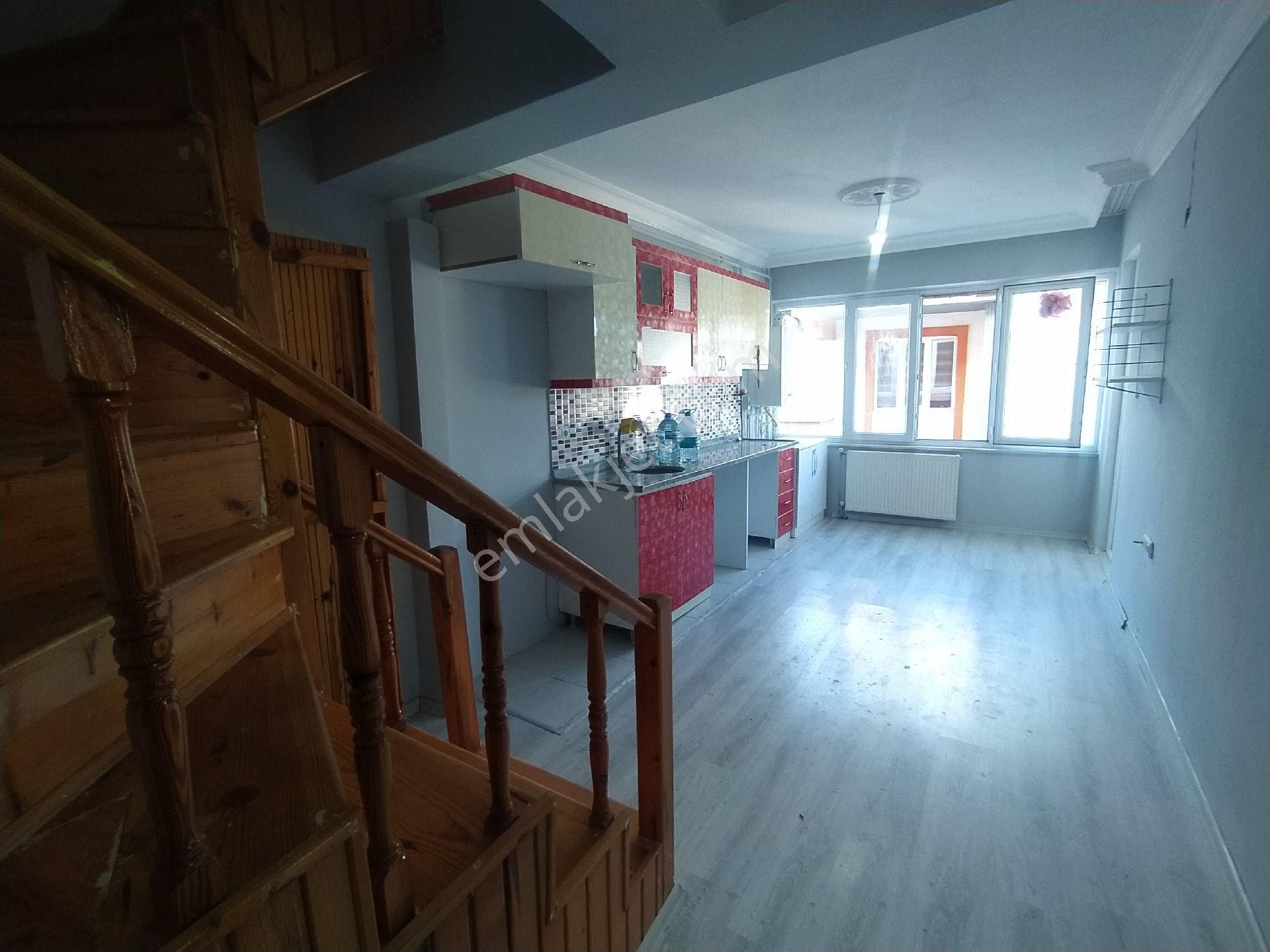 Fa Özbirden Köşem Mevkisinde Teraslı Kombili 2+1
