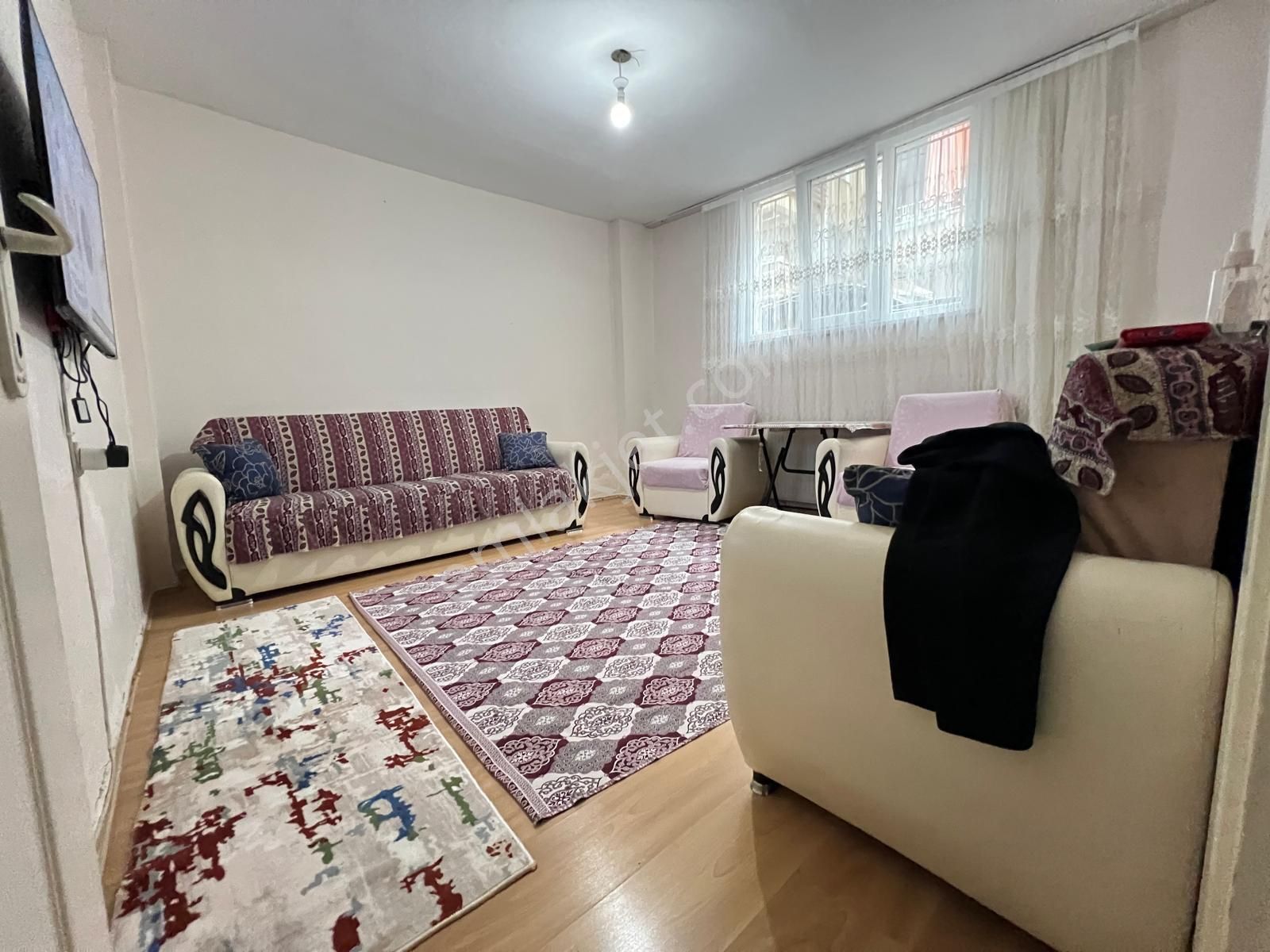 Yenibosna Çobançeşme Mahallesinde Satılık 2+1 Bahçekatı Daire