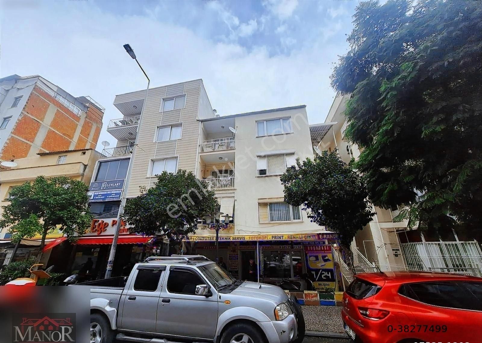 Kuşadasının Kalbinde Cadde Üzeri Arakat 2+1 Daire