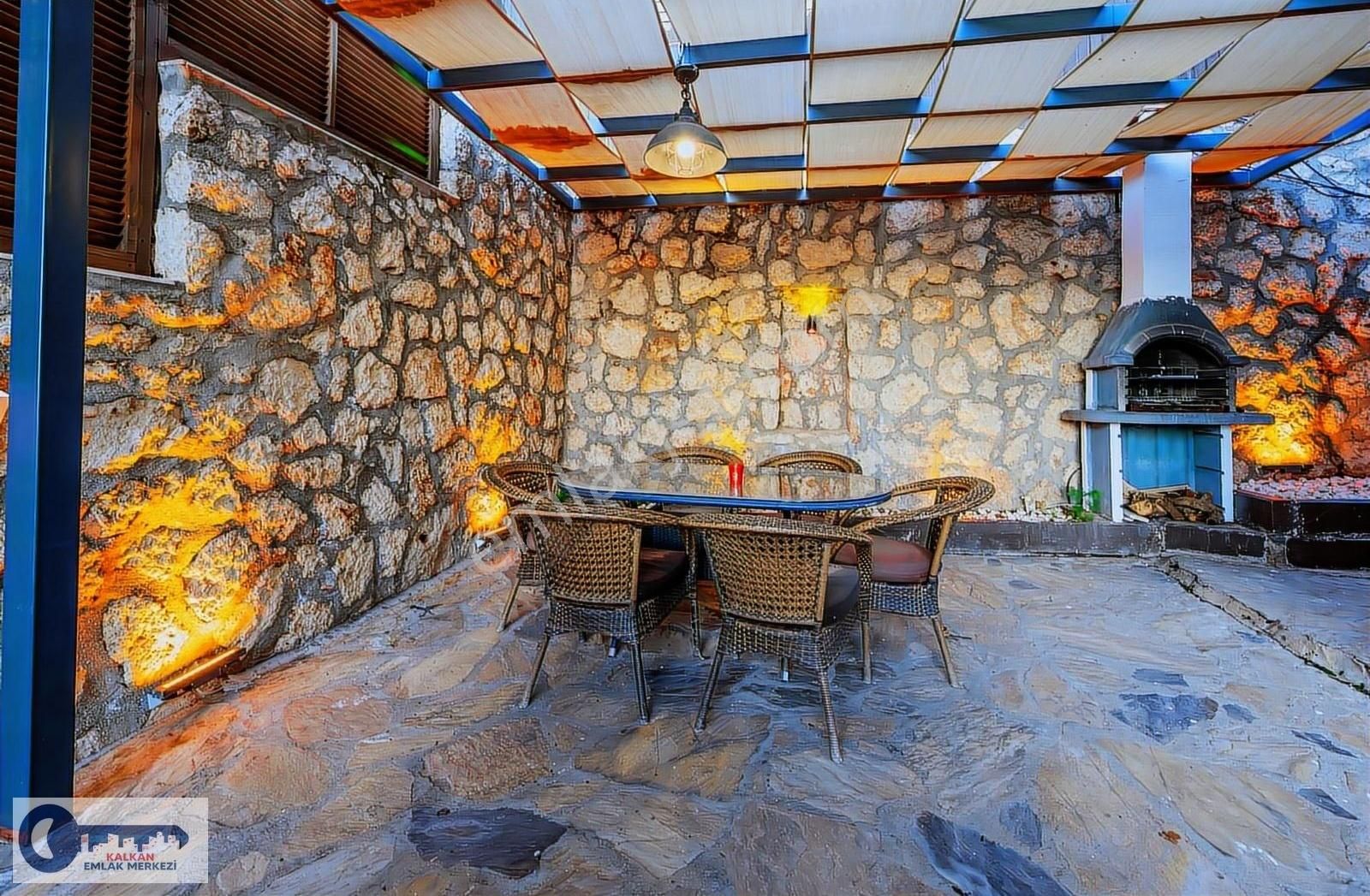 Kalkan'da Özel Havuzlu İmarlı (4+1) Belgeli Tripleks Villa - Görsel 7