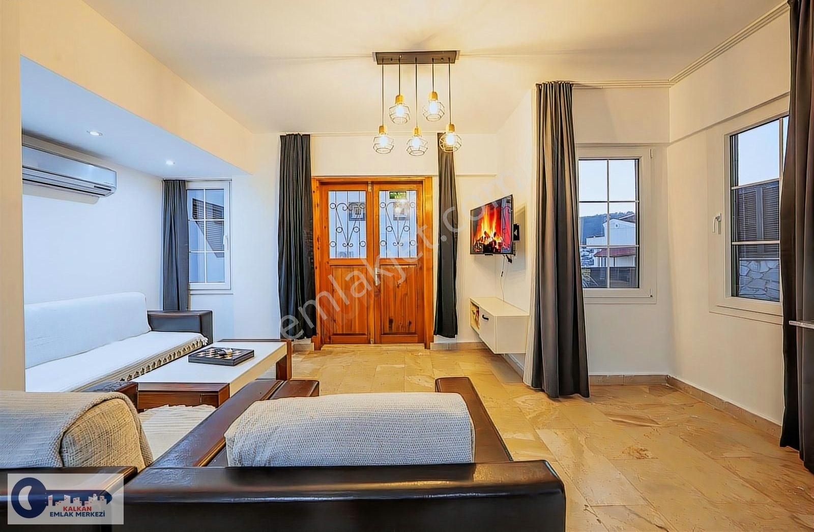 Kalkan'da Özel Havuzlu İmarlı (4+1) Belgeli Tripleks Villa - Görsel 3