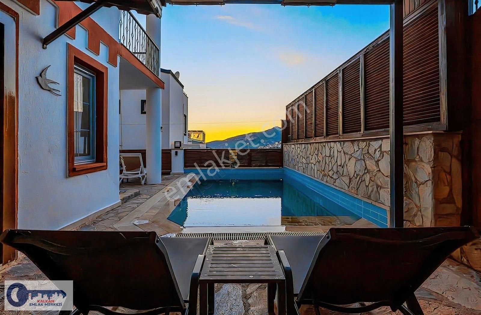 Kalkan'da Özel Havuzlu İmarlı (4+1) Belgeli Tripleks Villa - Görsel 11