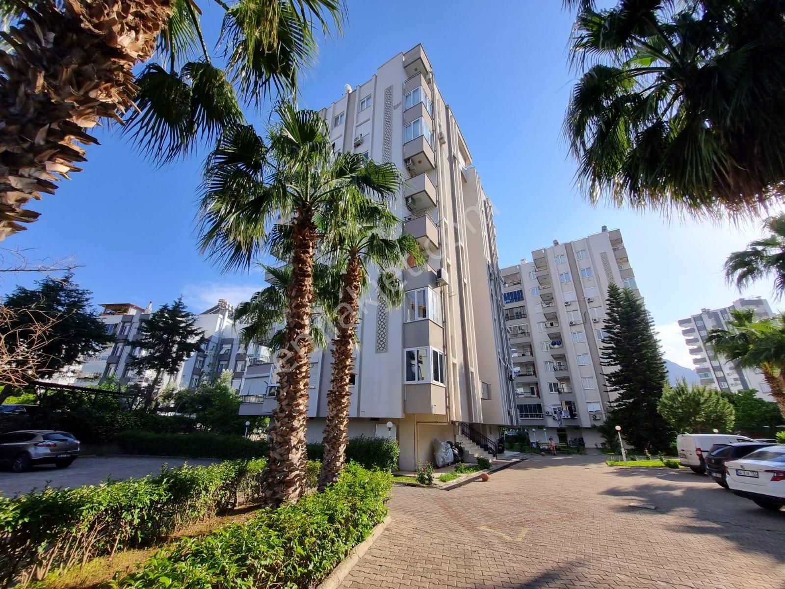 Antalya Konyaaltı Denize 900 M Mesafede Satılık 3+1