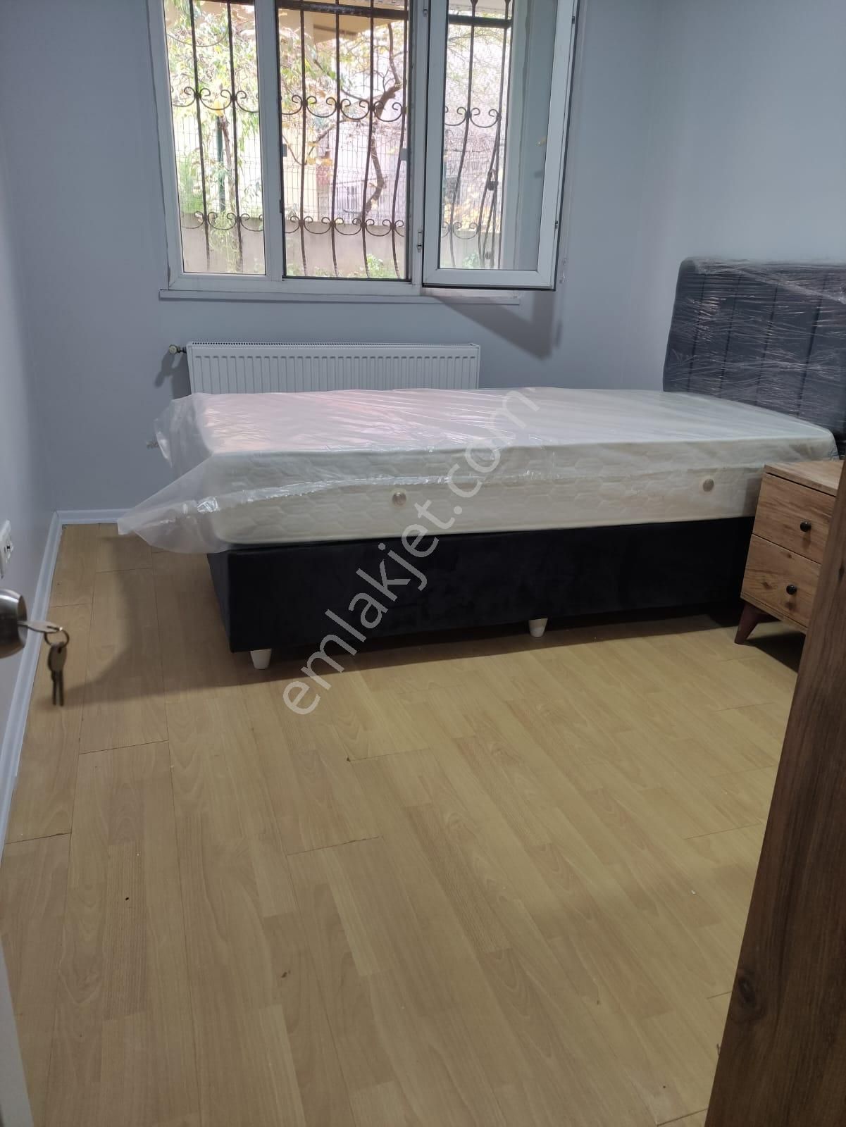 Düz Giriş Gibi-balkonlu-ayrı Mutfaklı 2+1 80m2