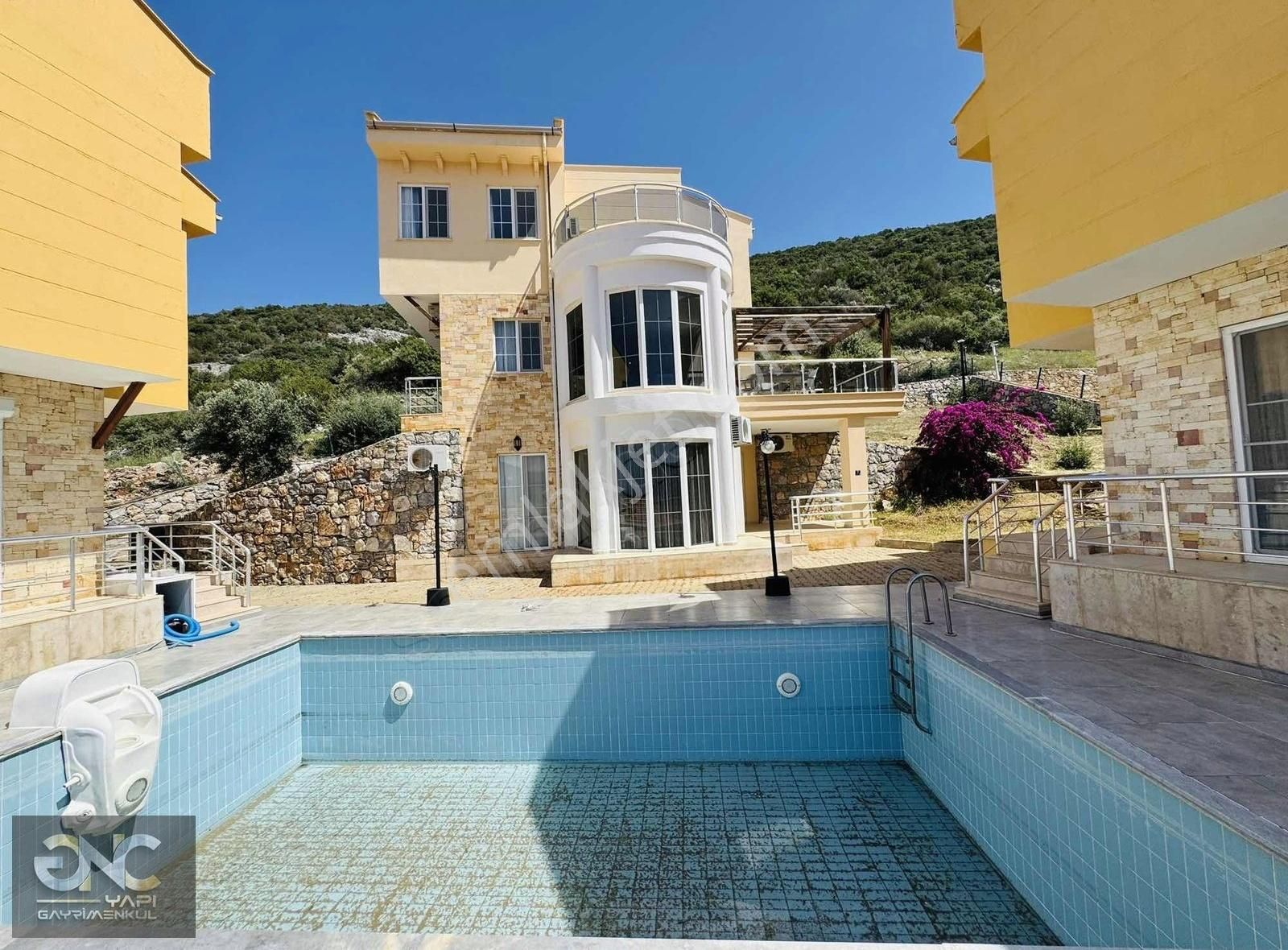 Didim Akbükte Deniz Manzaralı Eşyalı Havuzlu 3+2 Villa - Görsel 3