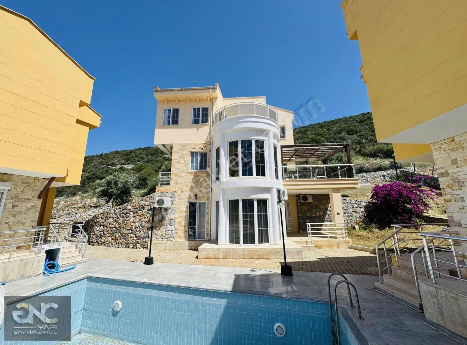 Didim Akbükte Deniz Manzaralı Eşyalı Havuzlu 3+2 Villa - Görsel 16