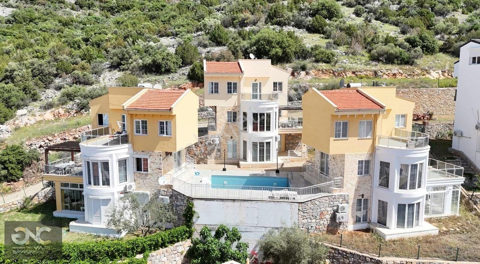 Didim Akbükte Deniz Manzaralı Eşyalı Havuzlu 3+2 Villa - Görsel 13