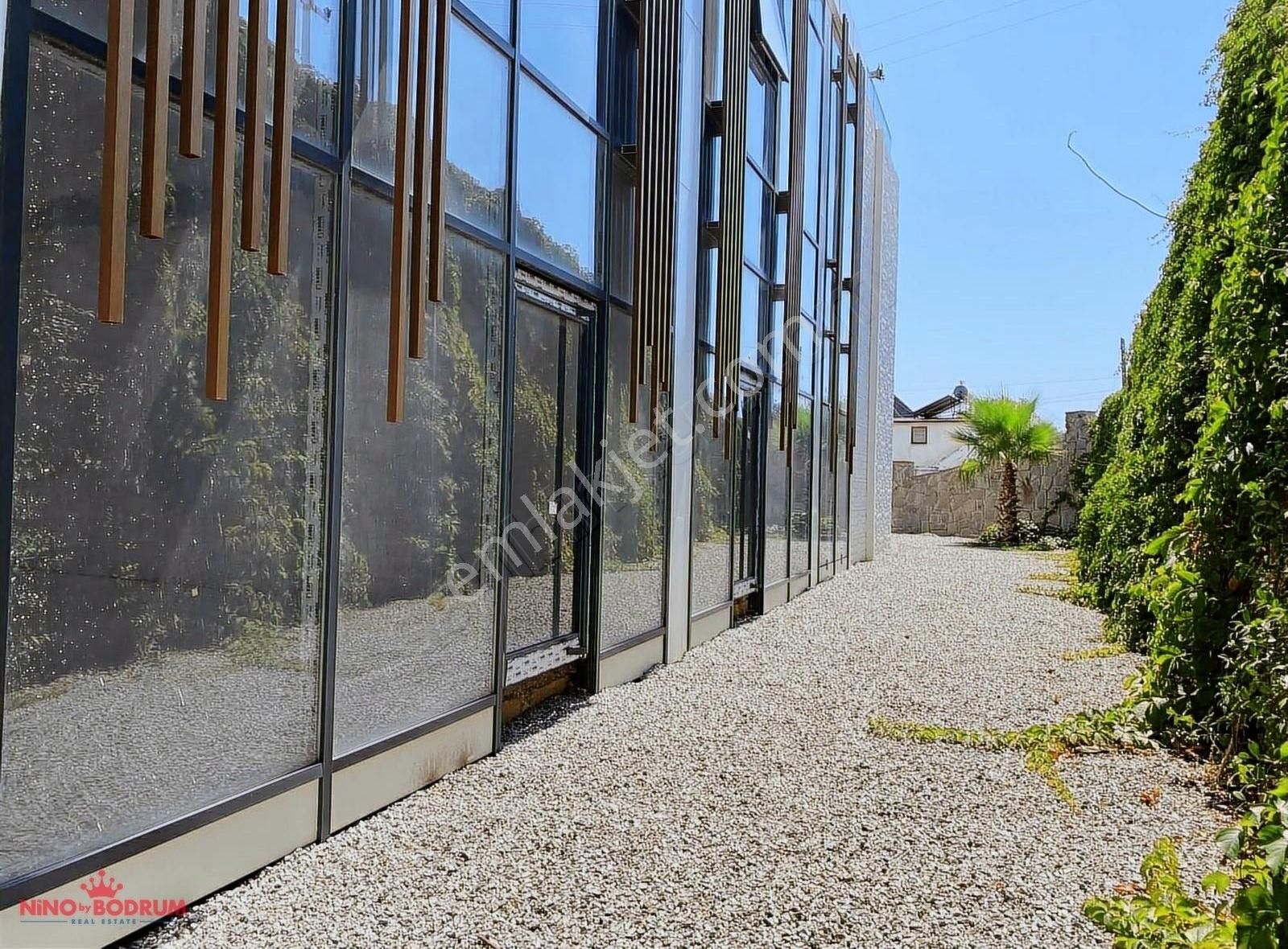 Konacık Sanayı Sitesi Karşisi Avm İçinde Satılık Dukkan