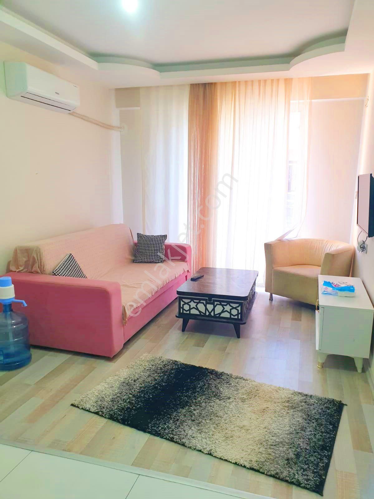 Merkezde-eşyalı Kiralık 1+1 Daire-merkez-kuşadası-eylül Ayı Sonuna Kadar