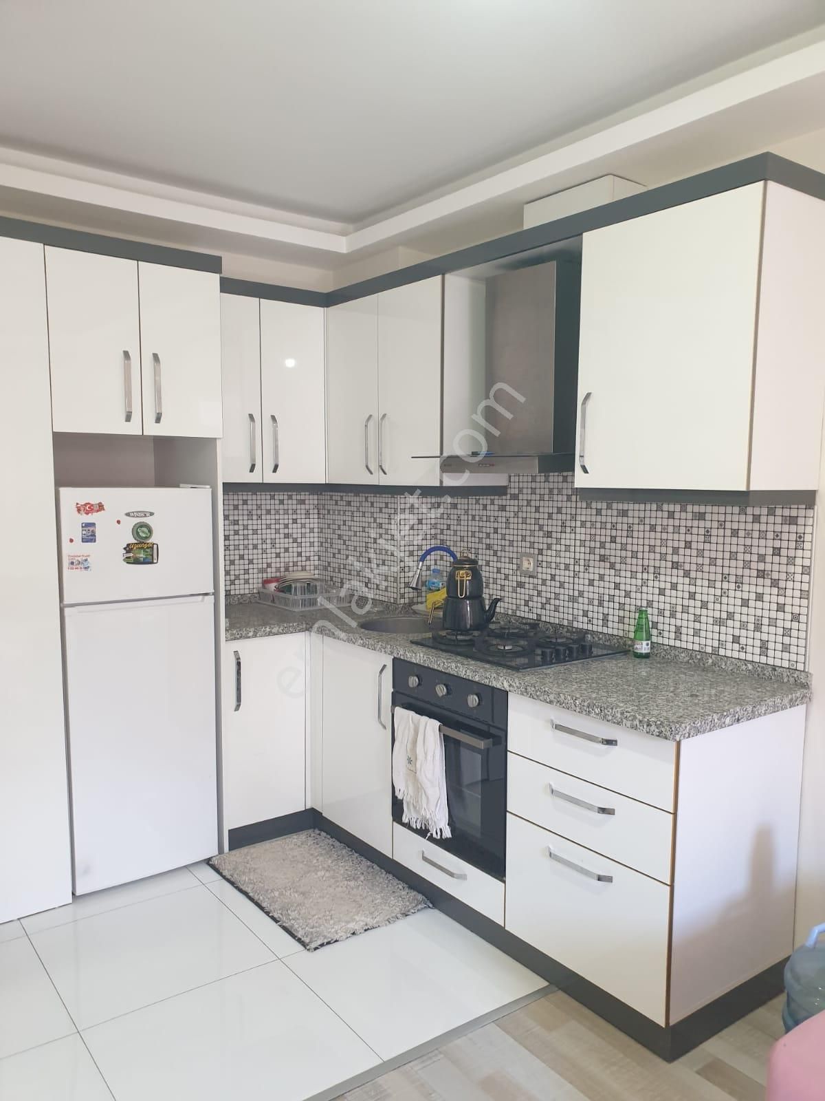 Merkezde-eşyalı Kiralık 1+1 Daire-merkez-kuşadası-eylül Ayı Sonuna Kadar