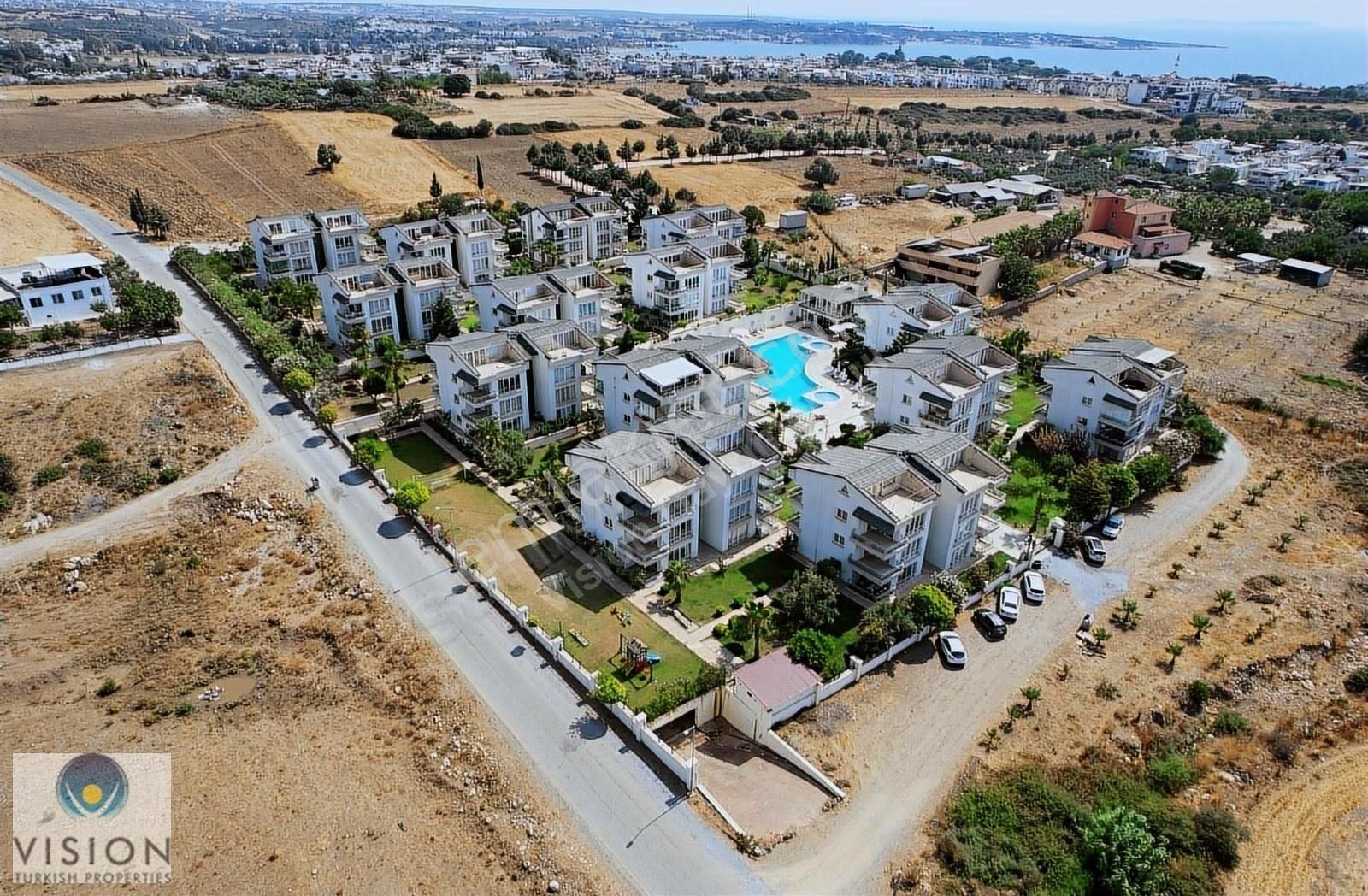 Didim'de Yeşillikler İçinde Dev Havuzlu Muhteşem Site Ara Kat 2+1 Daire