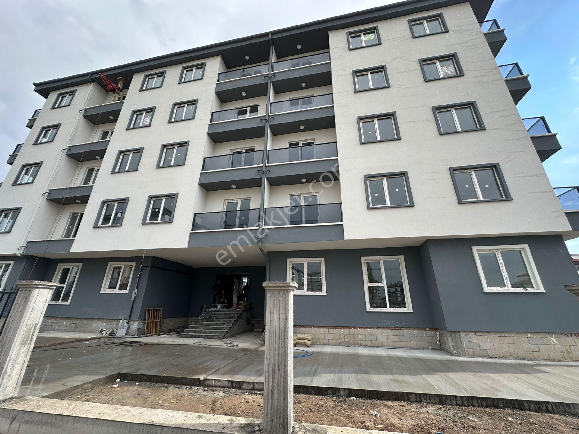 Taşpınar Gayrimenkul'den Satılık Atatürk Lisesi Arkası 1+1 Daire