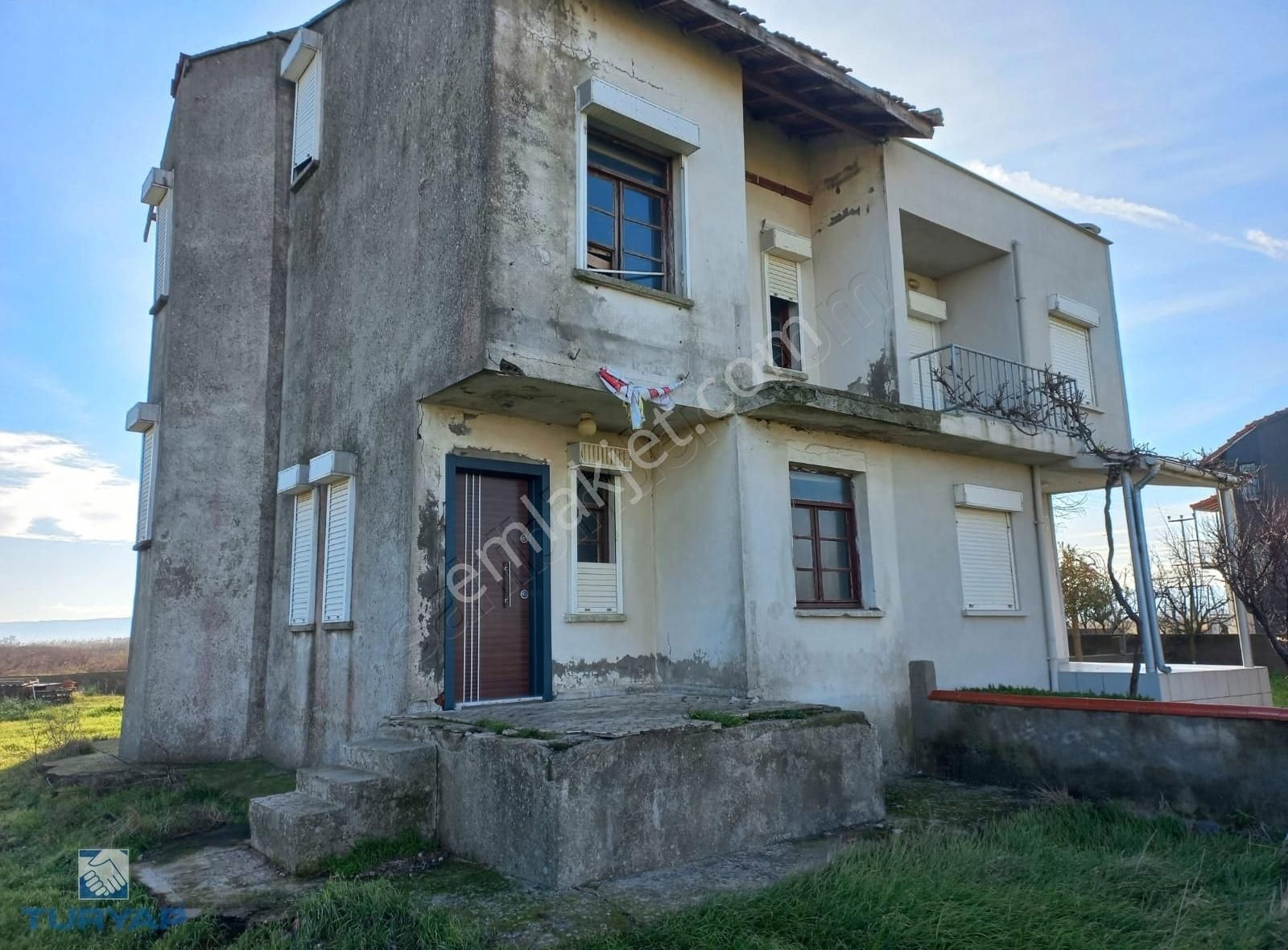 Çanakkale Biga Bozlar 216m2' Satılık Arsa Ve Eski Tripleks Villa