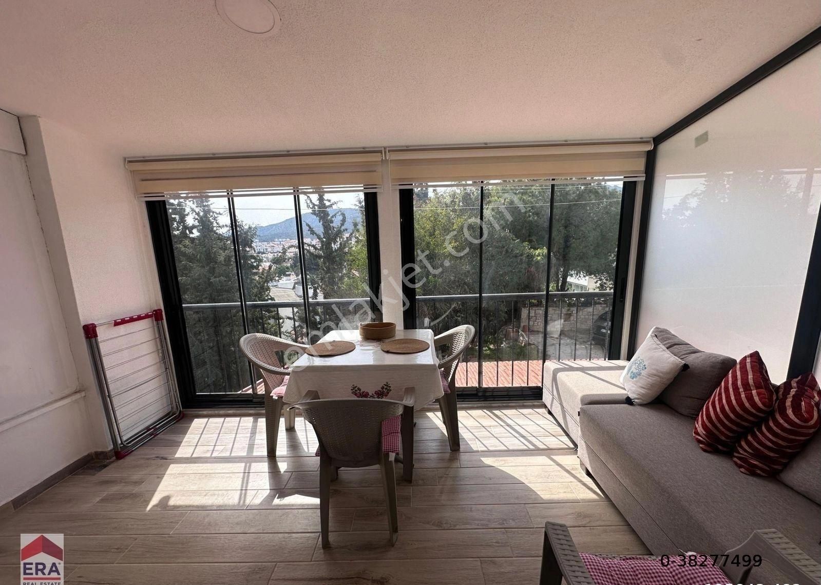 Datça Merkezde Satılık 2+2 75m² Deniz Manzaralı Tripleks Ev