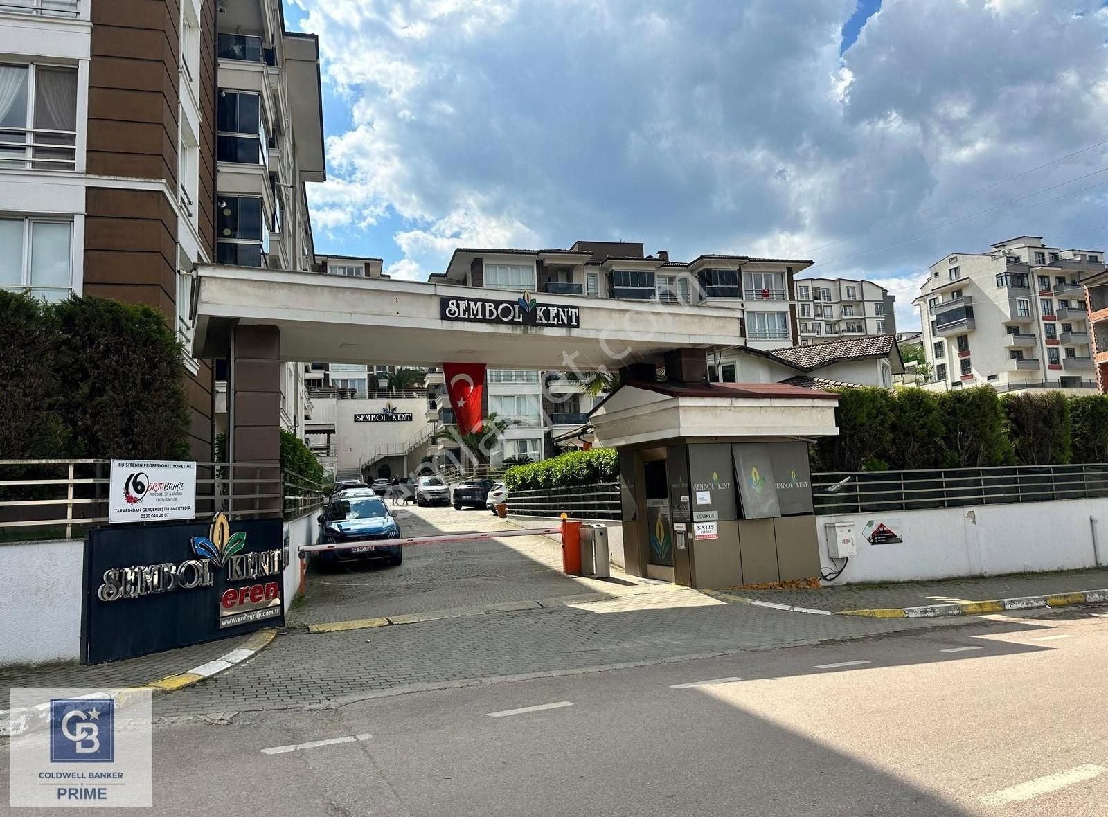 Başiskele Sembolkent Sitesinde Satılık 2+1 Daire