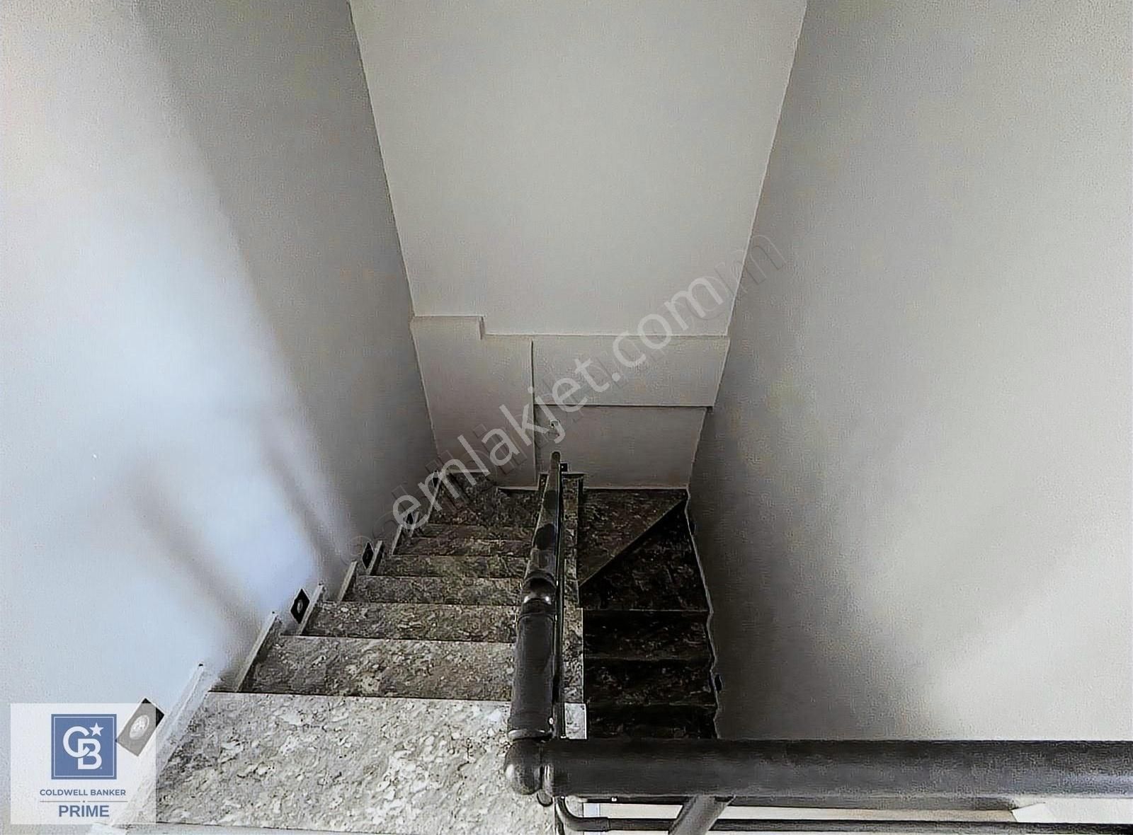 Derince Sırrıpaşa Mah.de 4+1 Dublex Satılık Daire