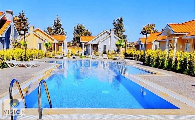 Didim Mavişehirde Tek Katlı Şömineli Havuzlu Müstakil Ev - Görsel 8