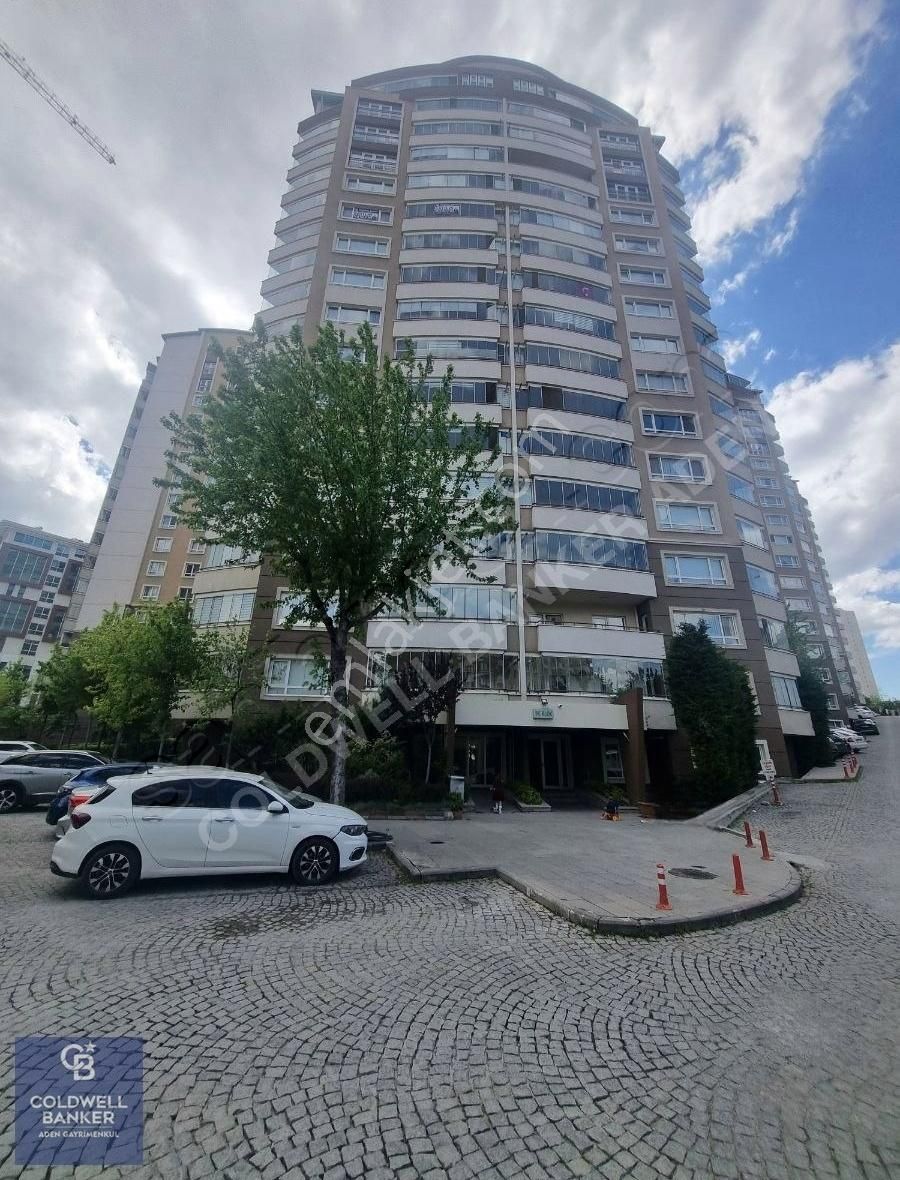 Nevbahar Sitesi Merkezi Konumda 140 M2 Ebeveyn Banyolu 3+1 Daire