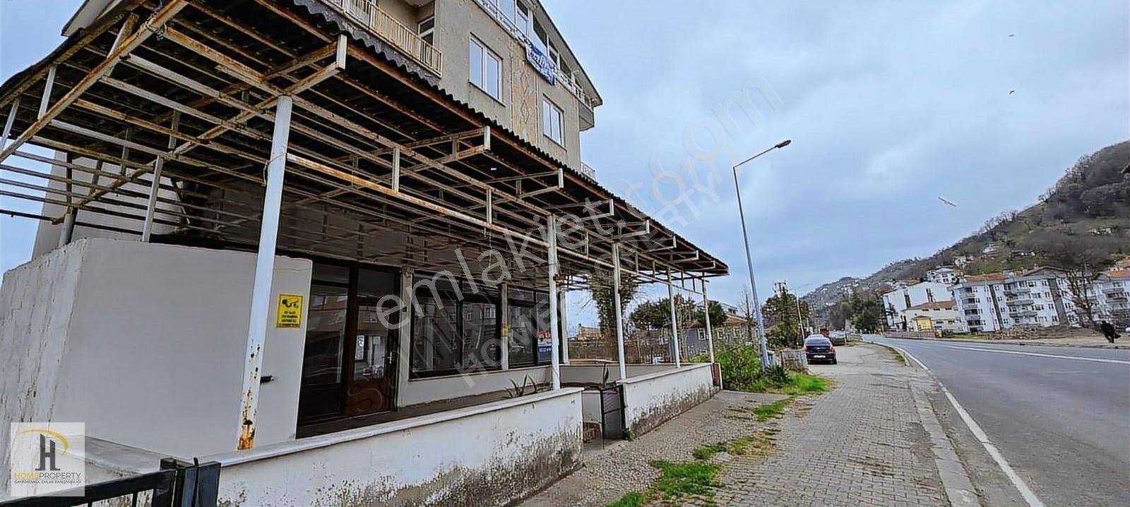 Perşembe Sahil Caddesi Üzerin De Dükkan İş Yeri Satılık