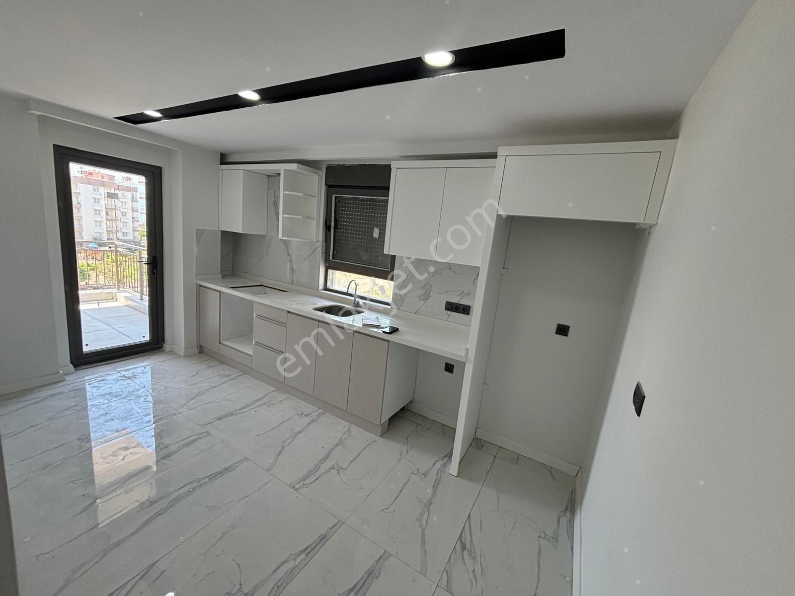 Şehir Hastanesi'ne 2 Dakkika Sıfır Binada Asansörlü Önü Açık 2+1 Satılık Daire