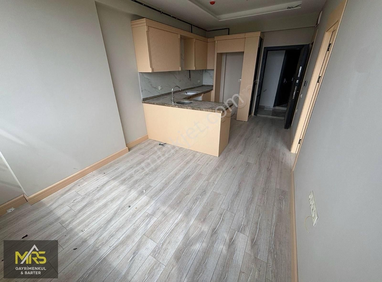 Mrs.'den Yaşardoğu'da Lux Havuzlu Site İçi 1+1 Kiralık Daire