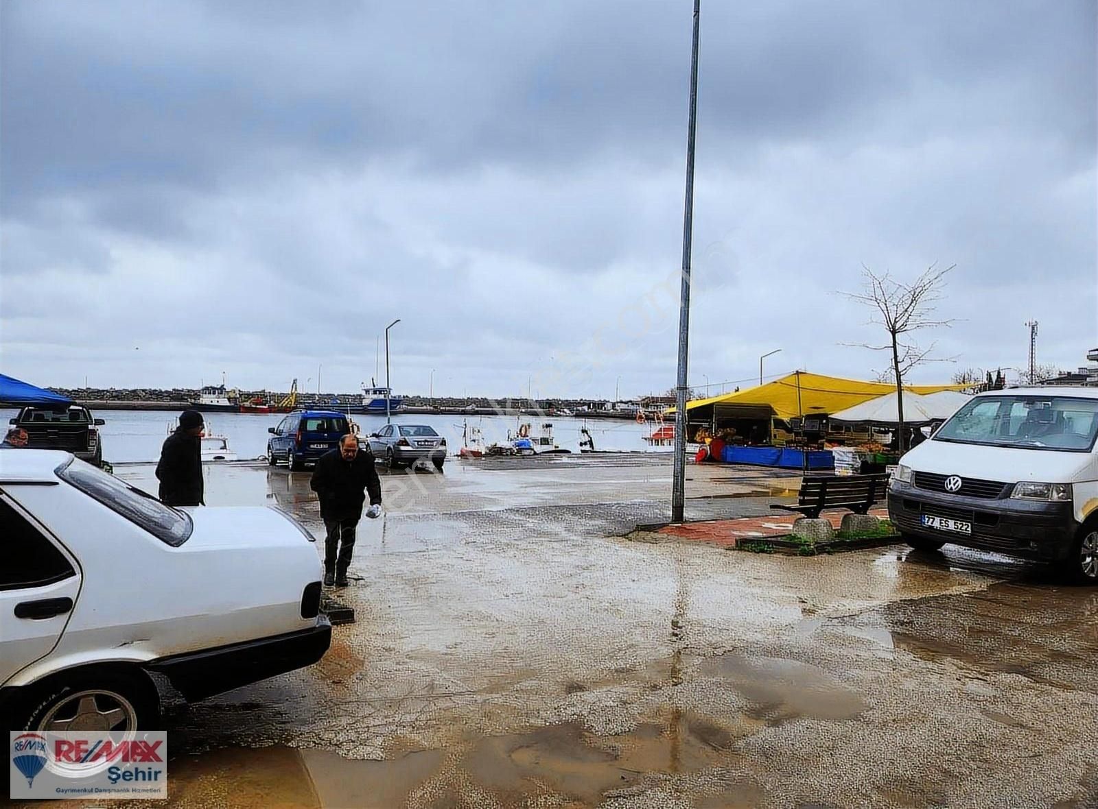 Re/max Şehir'den Yalova Esenköy'de Satılık Dükkan