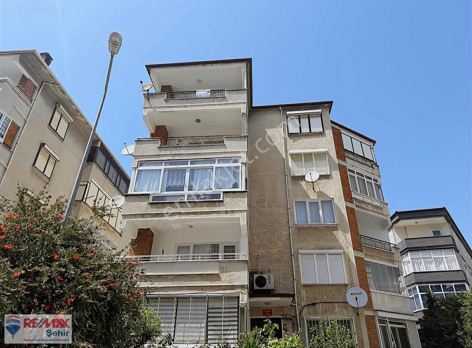 Remax'tan Çınarcık Merkezde Satılık 3+1 Daire