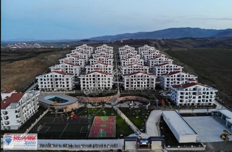 Re/max Şehir'den Asude Vadi Satılık 3+1 Ön Sıra Bahçe Katı