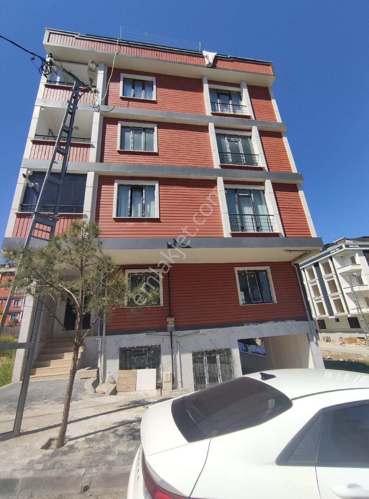 Arnavutköy Boğazköy'de Satılık 2+1 Ters Dubleks