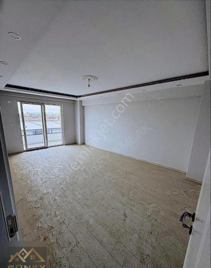 Güney Emlak Gayrimenkulden Esentepe Mah. Satılık 2+1 Daire