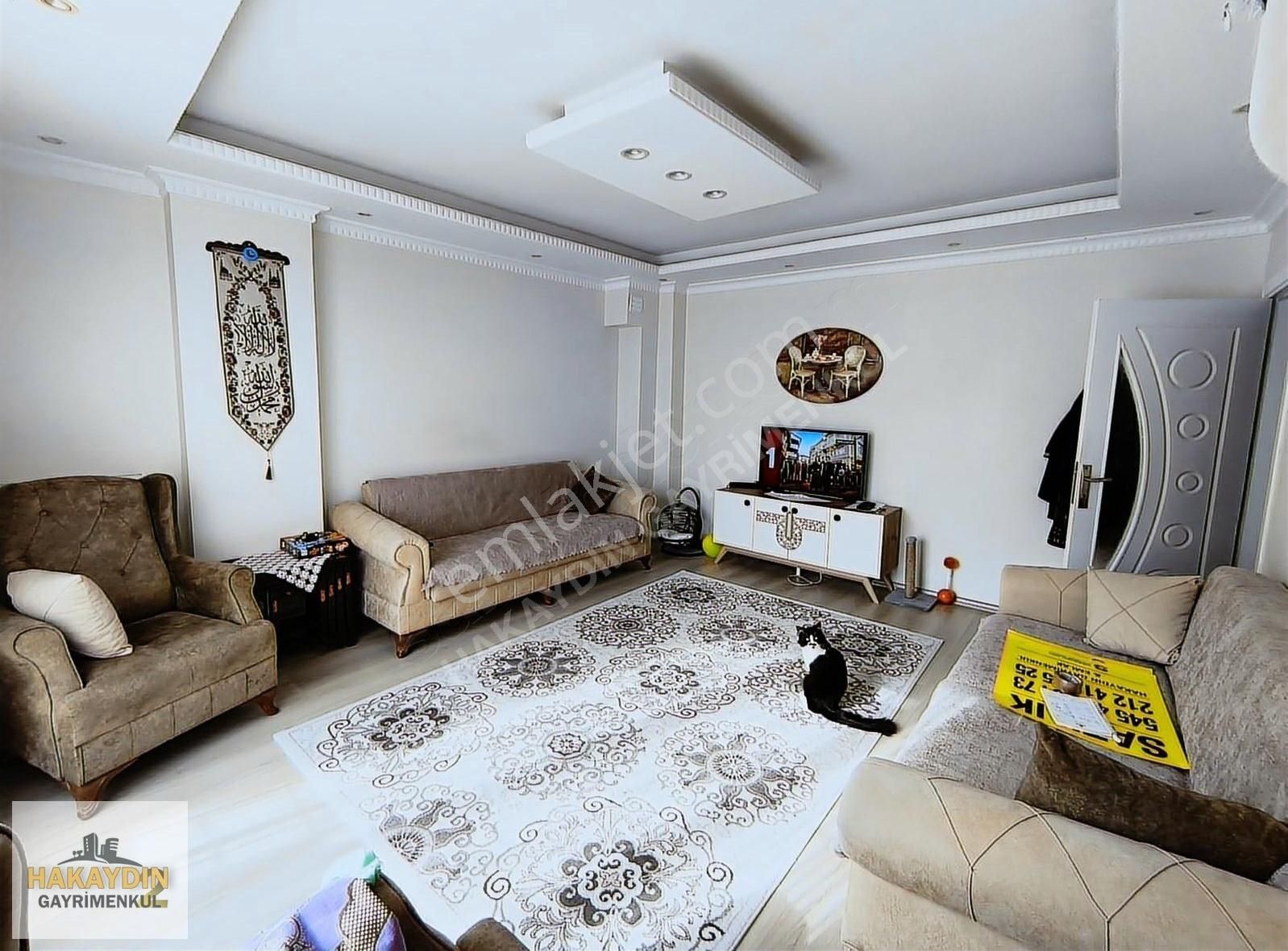 Hakaydın 2'den Cebeci'de Satılık 7 Yaşında 115m² Ara Kat Daire