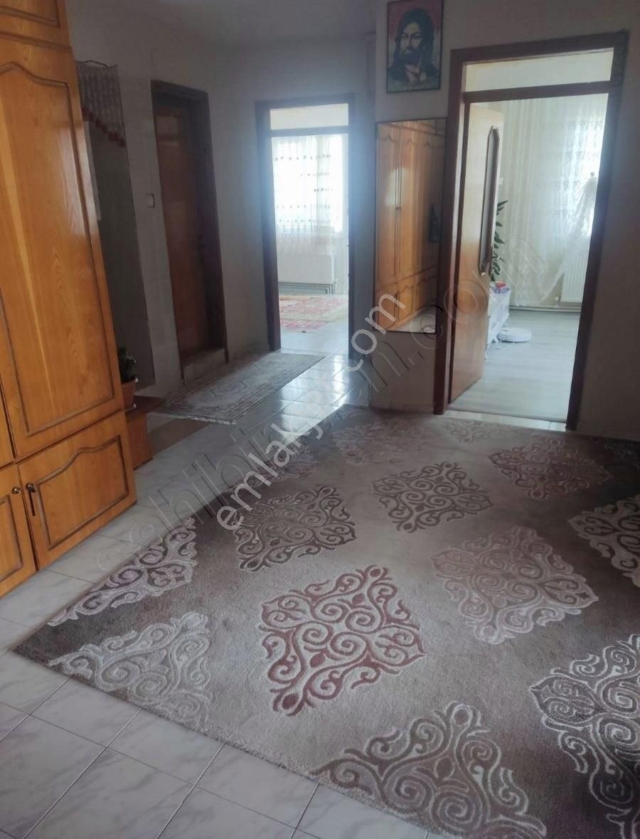 Hürriyet Mahallesi Akabe Cami Yanı Yüksek Giriş