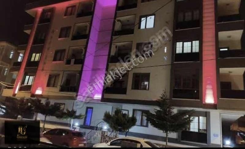 Çekmeköy Çatalmeşe Merkezde Çift Balkonlu 2+1 Kiralık Daire