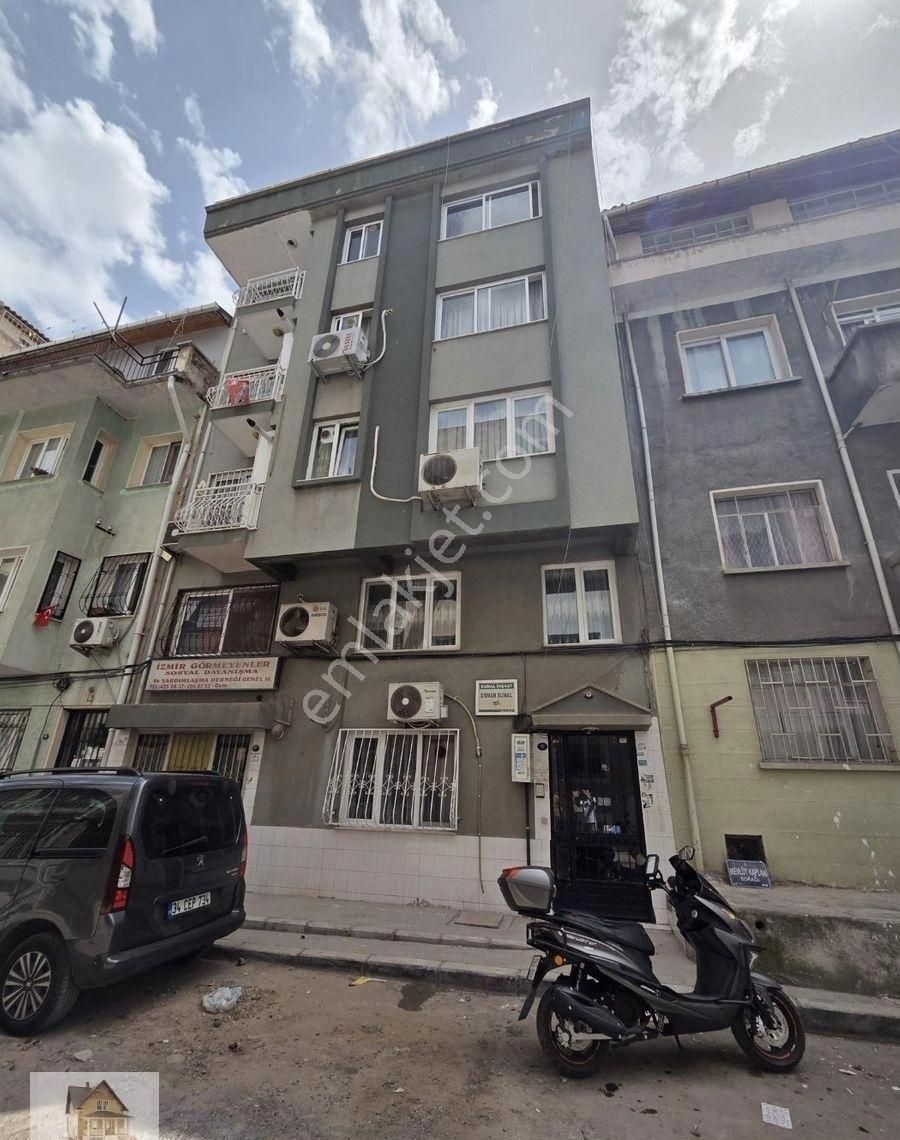İzmir Üçyol Metro'ya 3 Dk Yürüme Mesafede Kiralık 3+1 Daire