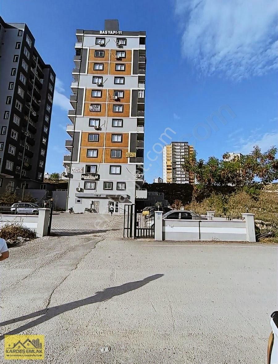 Kardeş Emlak'tan Çarkipare İskanlı Hsarsız 3+1 Kiralık Daire