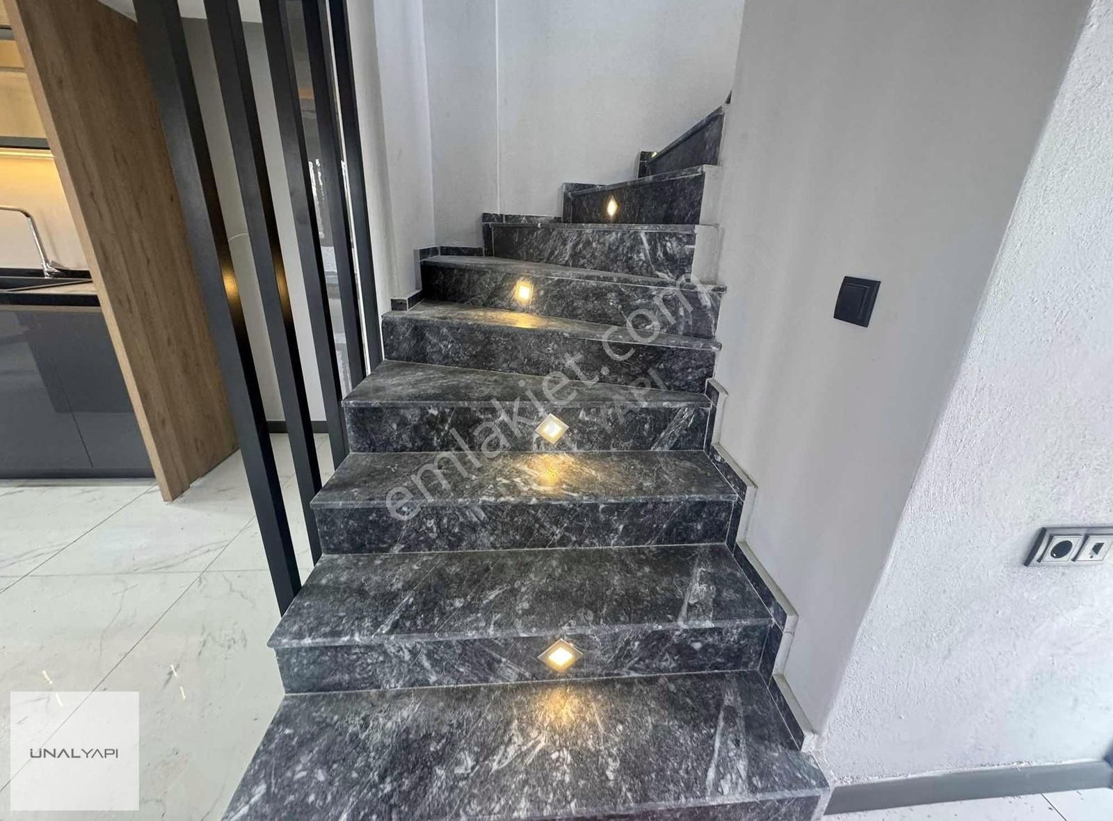 Müstakil Otopark, Havuz, Bahçe Jakuzi, Hamam Ve Sauna 5+1 Villa - Görsel 24