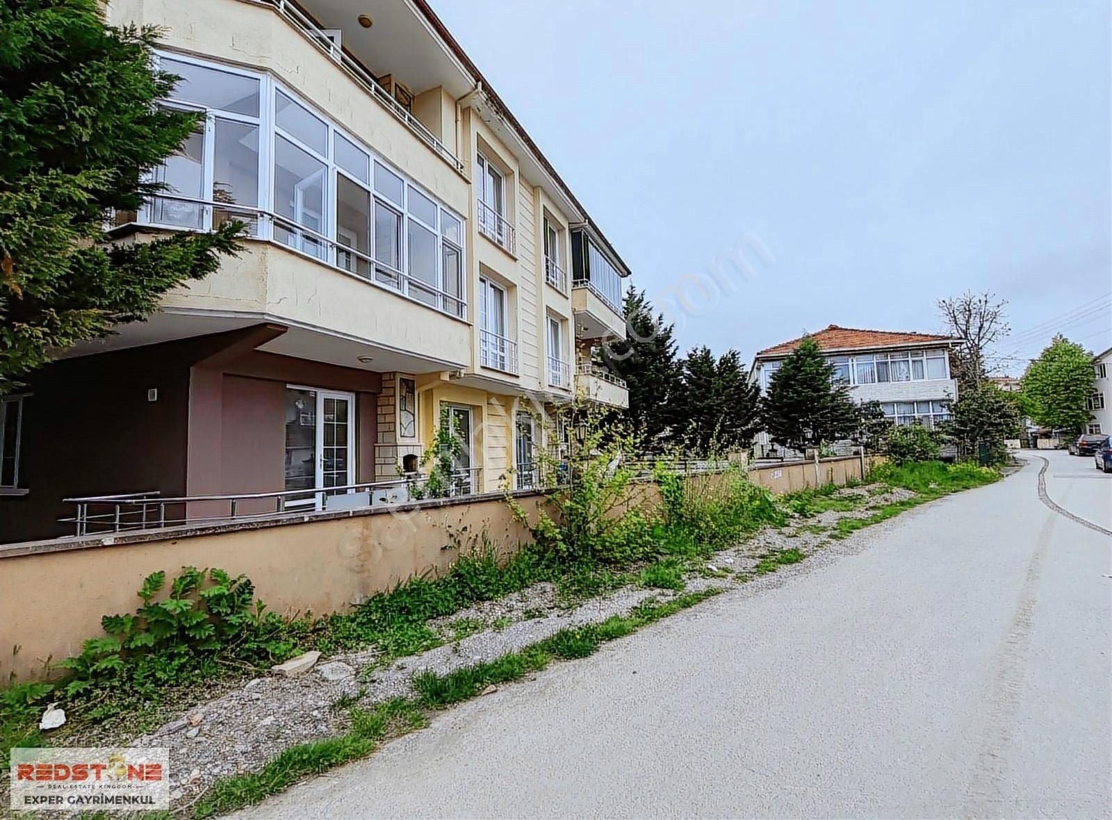 Karasu'da Merkezi Konumda, Bahçeli, Ayrı Mutfaklı 3+1 Daire