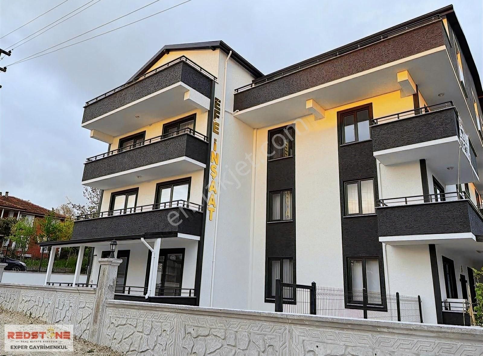 Kefkende Sahile Yakın Otoparklı Bahçe Kullanmlı Satılık Dubleks